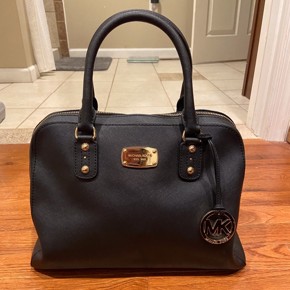 Michael kors purse✨